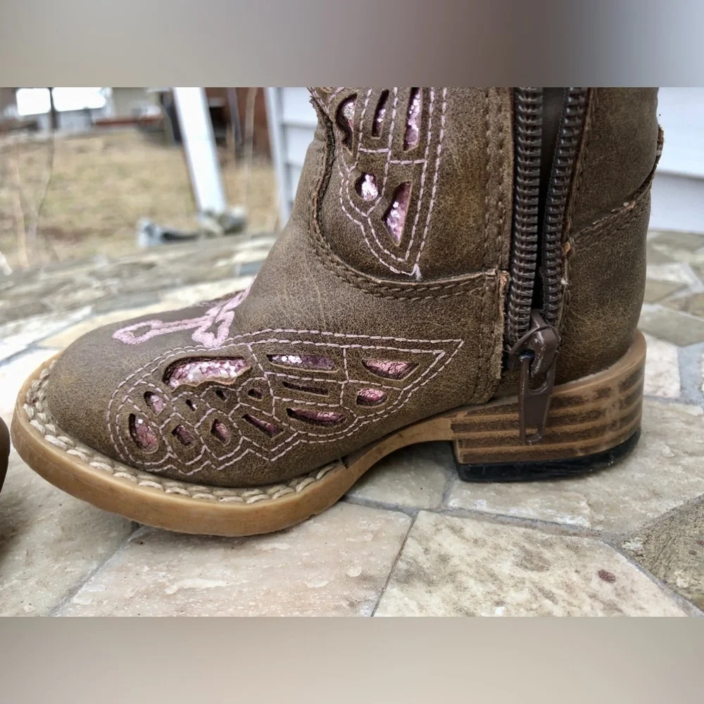 🪺Blazin’ Roxx Gracie Wings & Cross Inlay Western Boots